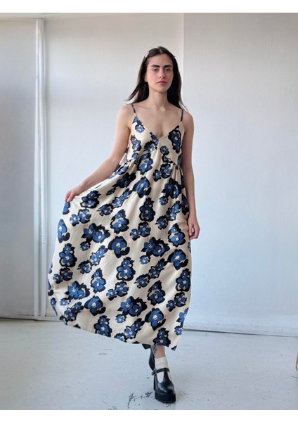 Tasarım June Saten Yüzeyli Askılı Yırtmaçlı Elbise Kadın Krem fırsatları