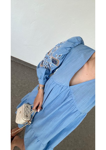 Kol Nakışlı Mavi Keten Elbise modelleri
