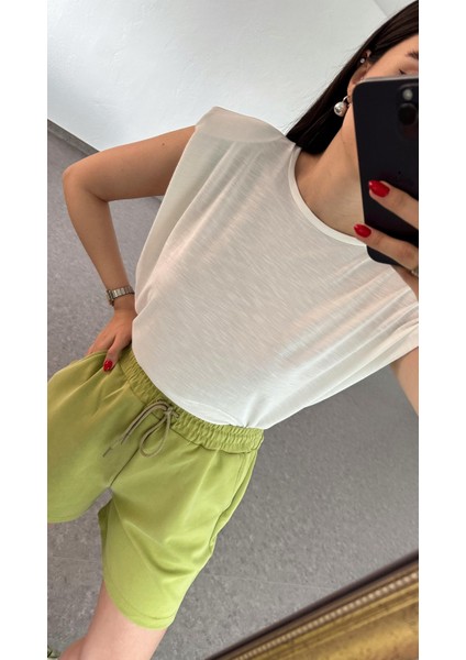 Vatkalı Beyaz Basic Tshirt