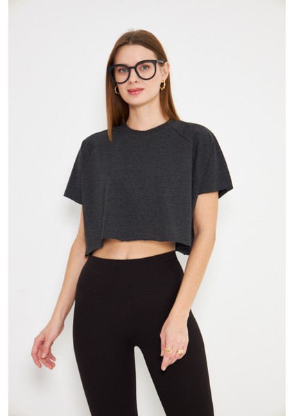 Pamuklu Crop Kadın Kısa Kollu Tişört Grimelanj Antrasit