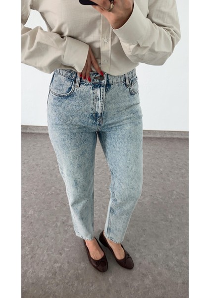 Kar Yıkamalı Momfit Jean indirimleri