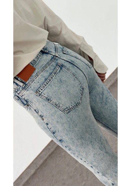 Kar Yıkamalı Momfit Jean modelleri