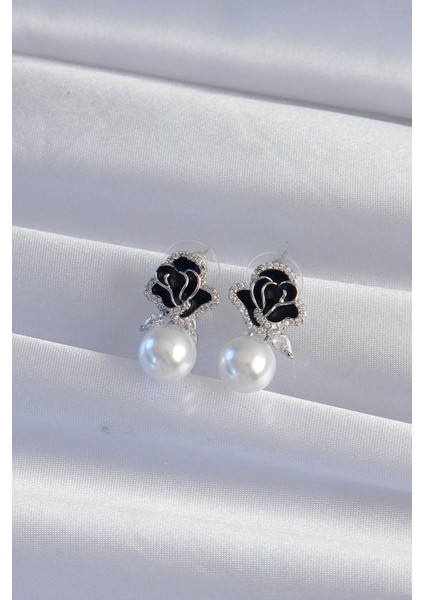 Pirinç Gümüş Renk Zirkon Taşlı Inci Detay Siyah Gül Küpe fiyatları