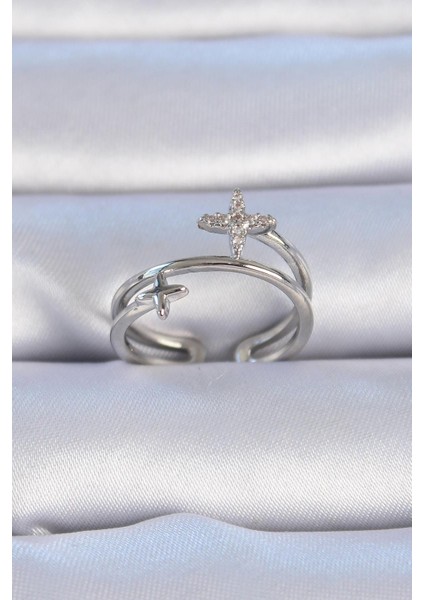 Pirinç Gümüş Renk Zirkon Taşlı Yıldız Model Kadın Yüzük