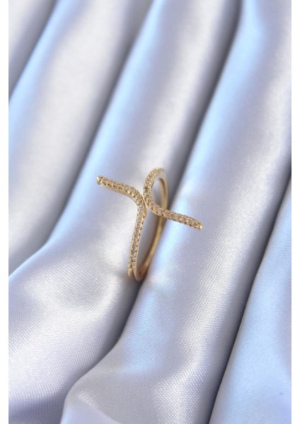 Gold Renk Zirkon Taşlı Simetri Kadın Yüzük