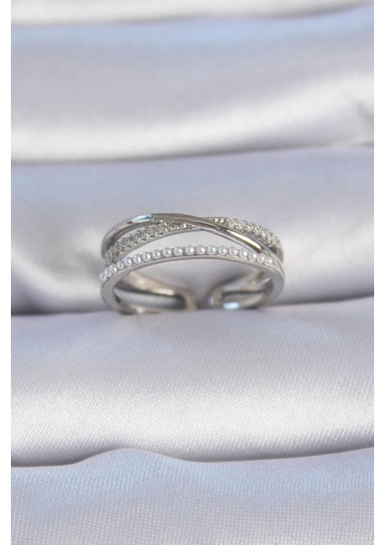 Pirinç Gümüş Renk Zirkon Taşlı Inci Detay Kadın Yüzük