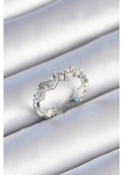 Pirinç Gümüş Renk Zikzak Model Zirkon Taşlı Inci Detay Kadın Yüzük