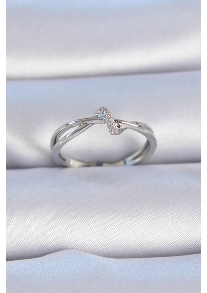 Pirinç Gümüş Renk Zirkon Taşlı Sarmal Model Kadın Yüzük