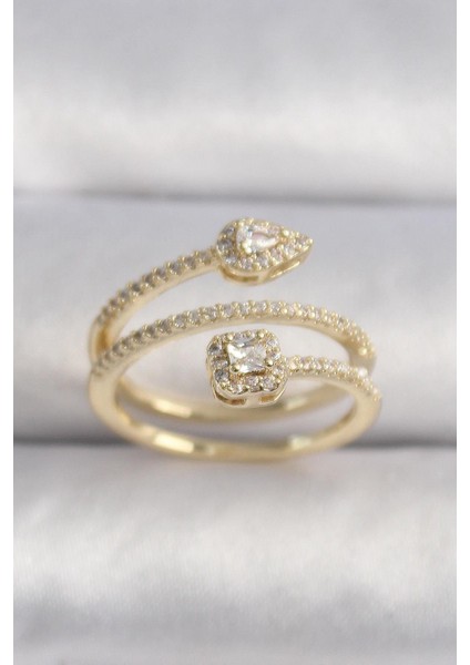 Pirinç Gold Renk Zirkon Taşlı Ok Model Vıp Seri Kadın Yüzük