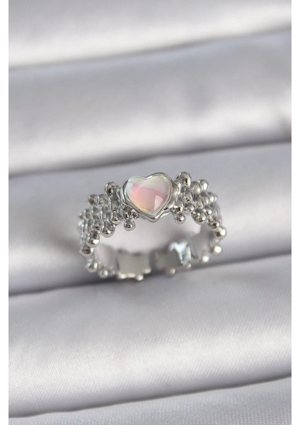 Pirinç Gümüş Renk Ayarlanabilir Beyaz Mineli Kalp Model Kadın Yüzük
