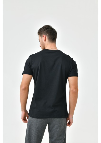 Siyah Baskı Detaylı O Yaka Standart Kalıp Erkek T-Shirt fırsatları