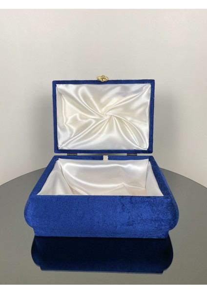 Gold Şeritli Çeyiz ve Makyaj Sandığı | Şık ve Zarif Tasarım fırsatları