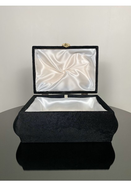 Gold Şeritli Çeyiz ve Makyaj Sandığı | Şık ve Zarif Tasarım indirimleri