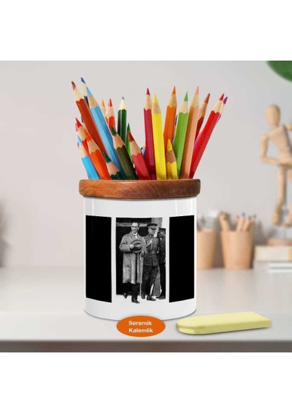 Paltolu Yürüyen Kemal Atatürk Ahşap Seramik Kalemlik -ATA1056)