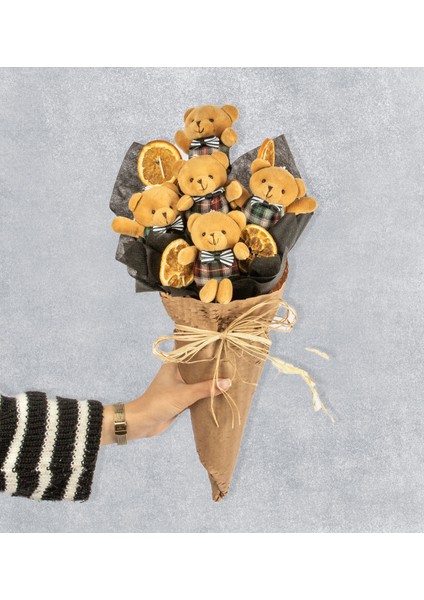ATÖLYE247 Peluş Ekose Kıyafetli Ayıcık Buketi