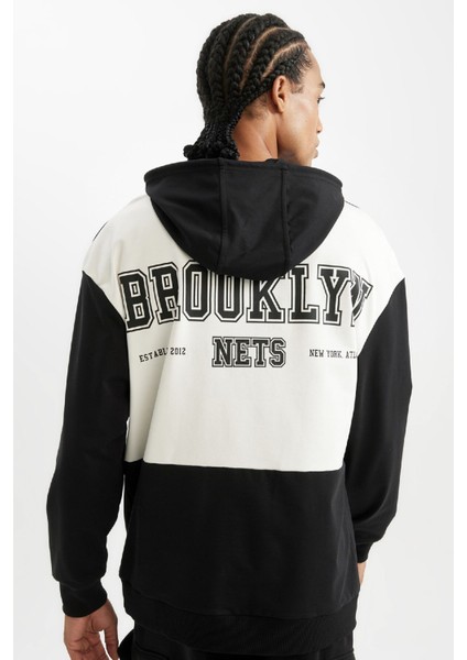 DeFactoFit Siyah NBA Brooklyn Nets Comfort Fit Kapüşonlu Sweatshirt C9252AX24AU