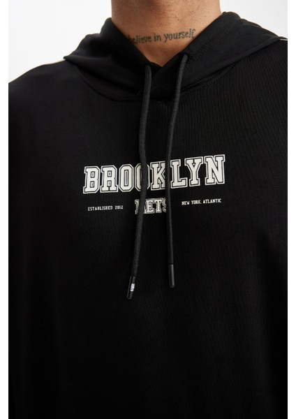 DeFactoFit Siyah NBA Brooklyn Nets Comfort Fit Kapüşonlu Sweatshirt C9252AX24AU