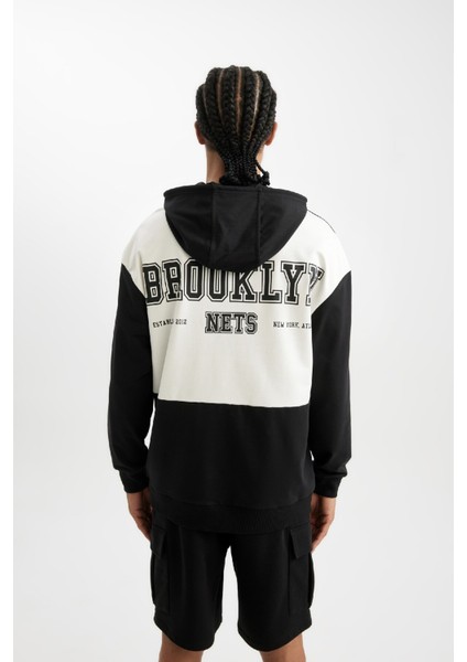 DeFactoFit Siyah NBA Brooklyn Nets Comfort Fit Kapüşonlu Sweatshirt C9252AX24AU