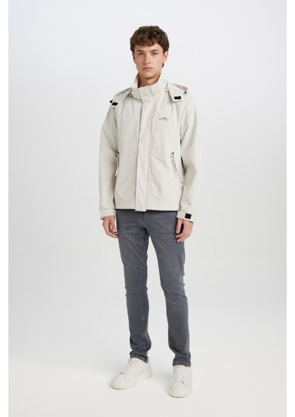 Regular Fit Kapüşonlu Fermuarlı Çıtçıt Kapamalı Mevsimlik Hafif Mont C8284AX24AU fiyatları