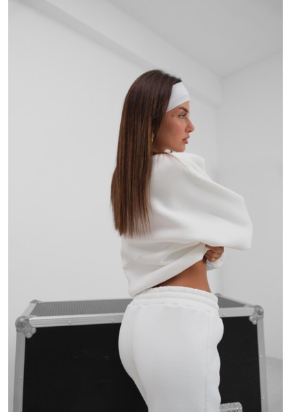 Sıfır Yaka Fermuarlı Beyaz Sweatshirt Eşofman Takımı modelleri
