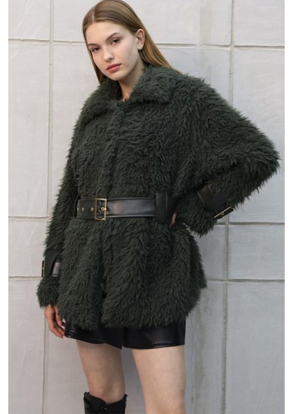 Kadın Şık Astarlı Peluş Saçaklı Deri Kol ve Kemer Detaylı Suni Kürk Oversize Kaban Ceket modelleri