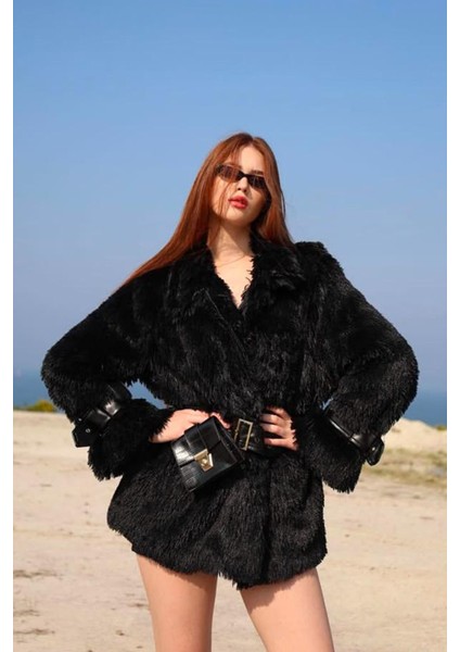 Kadın Şık Astarlı Peluş Saçaklı Deri Kol ve Kemer Detaylı Suni Kürk Oversize Kaban Ceket
