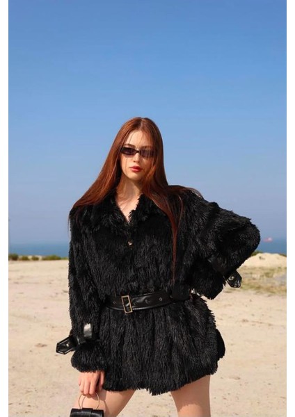 Kadın Şık Astarlı Peluş Saçaklı Deri Kol ve Kemer Detaylı Suni Kürk Oversize Kaban Ceket