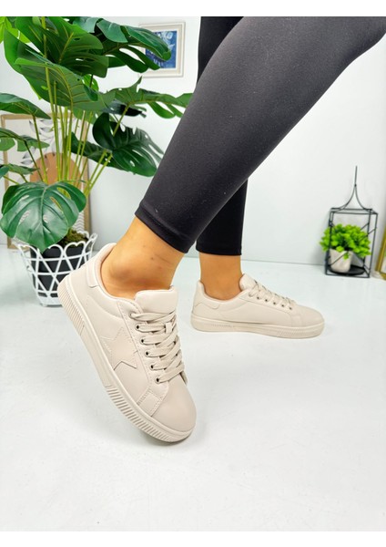 Günlük Kadın Sneaker Bağcıklı Yıldız Detaylı Tırtıklı Taban Oval Burunlu Rahat Spor Ayakkabı 602