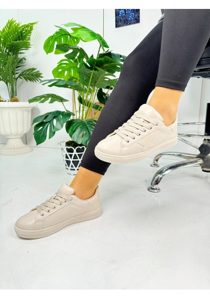 Günlük Kadın Sneaker Bağcıklı Yıldız Detaylı Tırtıklı Taban Oval Burunlu Rahat Spor Ayakkabı 602 modelleri