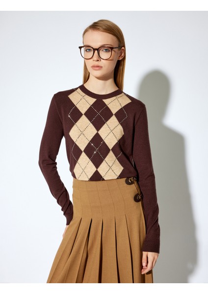 x Melis Ağazat - Uzun Kollu Bisiklet Yaka Baklava Desenli Taşlı Triko Kazak fiyatları