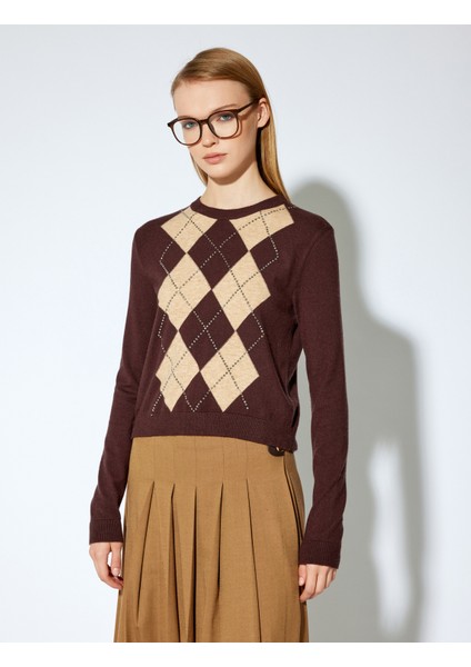 x Melis Ağazat - Uzun Kollu Bisiklet Yaka Baklava Desenli Taşlı Triko Kazak fırsatları