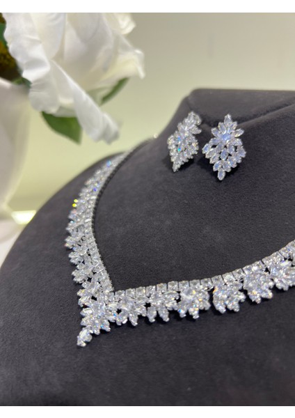 Julia Zirkon Taşlı Takı Seti Kolye Küpe Yüzük Bileklik Hediye Set