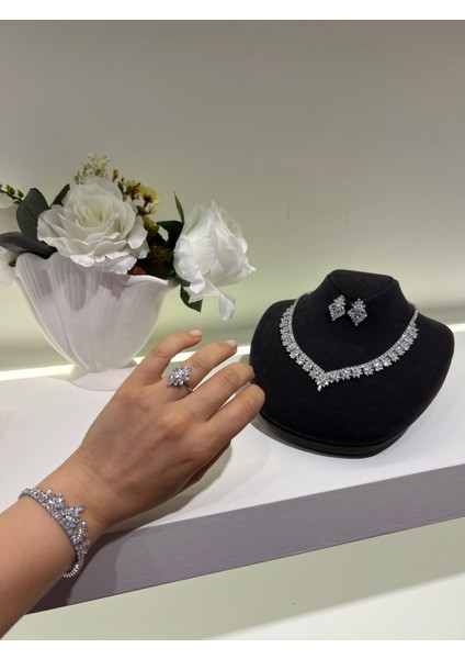 Julia Zirkon Taşlı Takı Seti Kolye Küpe Yüzük Bileklik Hediye Set