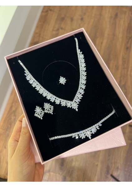 Julia Zirkon Taşlı Takı Seti Kolye Küpe Yüzük Bileklik Hediye Set
