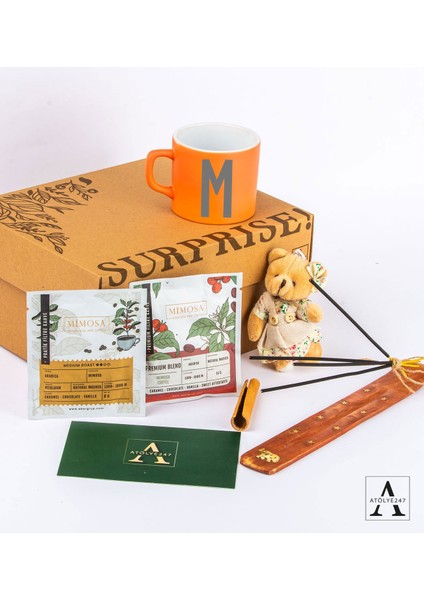 Kişiye Özel Hediye Seti-Ayıcık Anahtarlık - Ahşap Tütsülük - 4 Adet Tütsü - Turuncu Çay-Kahve Fincanı - Tek Içimlik Mimosa Premium Filtre Kahve - Tek Içimlik Mimosa Pratik Filtre Kahve - Tarçın Çubuğu modelleri