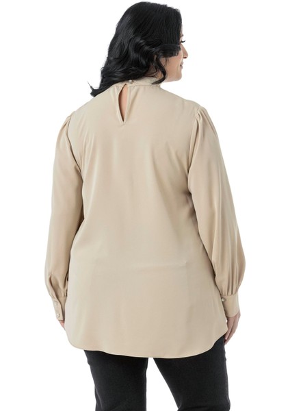 Büyük Beden Yakası Arkadan Düğmeli Dik Yaka Dökümlü Siyah Bluz modelleri