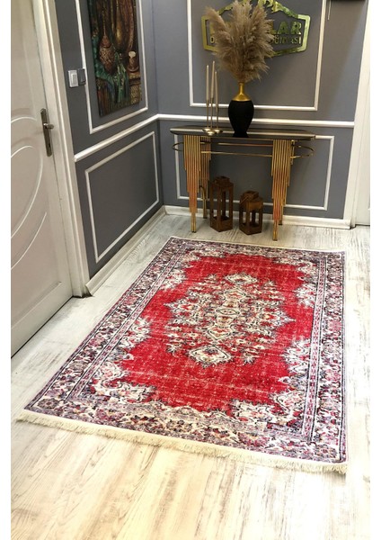 Kaymaz Taban Yıkanabilir Kırmızı Vintage Halı
