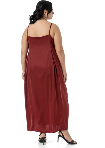 Büyük Beden Ayarlanabilir Ince Askılı Derin Plikaşe Detaylı Yırtmaçlı Saten Uzun Bordo Elbise modelleri