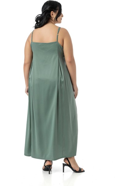 Büyük Beden Ayarlanabilir Ince Askılı Derin Plikaşe Detaylı Yırtmaçlı Saten Uzun Mint Yeşili Elbise modelleri