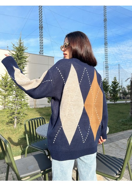 Kadın Bisiklet Yaka Siyah Baklava Desenli Kazak - Açık Gri, Antrasit Ikiz Beyaz Şeritli fırsatları