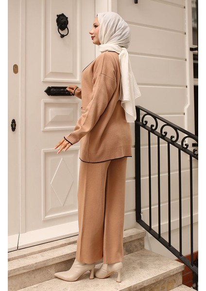 Cepli Hırkalı Triko Takım 24116-03 Camel indirimleri