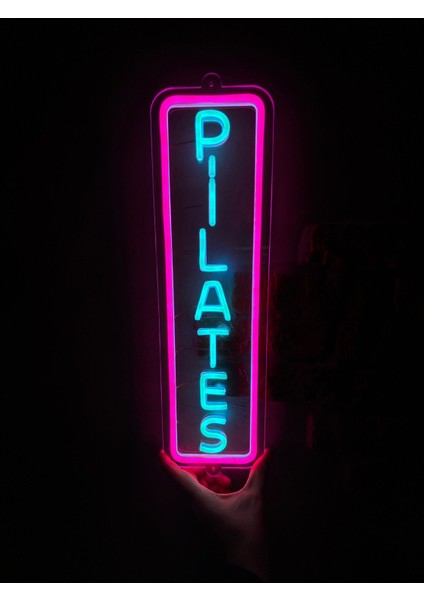 'pilates' Işıklı Neon LED Dekoratif Duvar Yazısı Tabelası (15 x 50 cm )