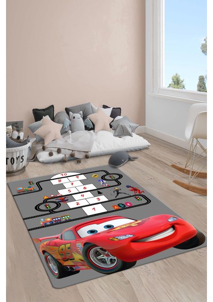Kaymaz Taban Yıkanabilir Seksekli Mcqueen Desenli Çocuk Halısı