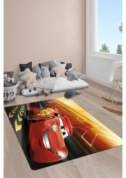 Kaymaz Taban Makinada Yıkanabilir Dijital Baskı Şimşek Mcqueen Desenli Genç Odası Halısı