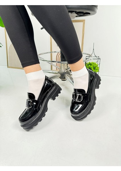 Günlük Kadın Loafer V Tokalı Kalın Topuklu Tırtıklı Tabanlı Oval Burunlu Makosen Ayakkabı 7455 - 7453 fiyatları