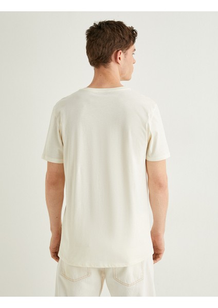 Basic Tişört Slim Fit Bisiklet Yaka Kısa Kollu fırsatları