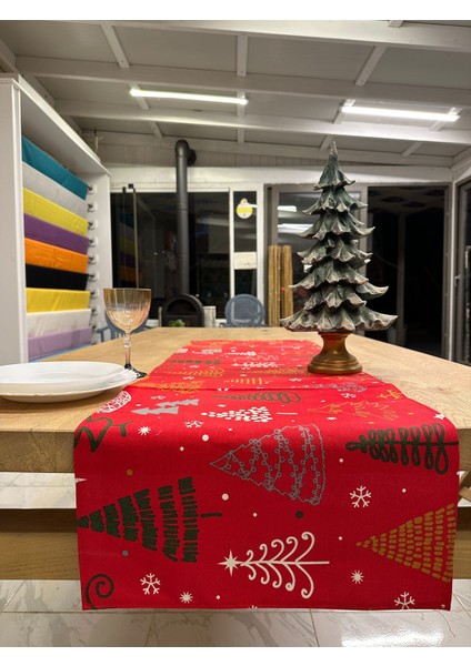 Kırmızı Çam Ağaçları Baskılı Panama Keteni Runner fiyatları