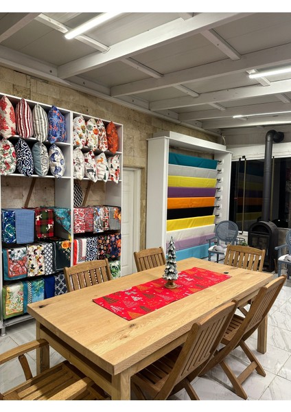 Kırmızı Çam Ağaçları Baskılı Panama Keteni Runner modelleri