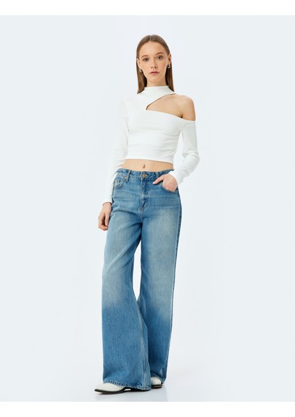 Omzu Açık Pencere Detaylı Uzun Kollu Crop Tişört fiyatları