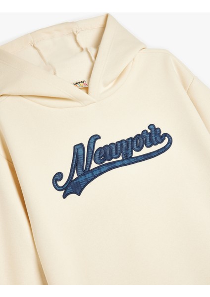 New York Nakış Detaylı Uzun Kollu Kapüşonlu Sweatshirt modelleri